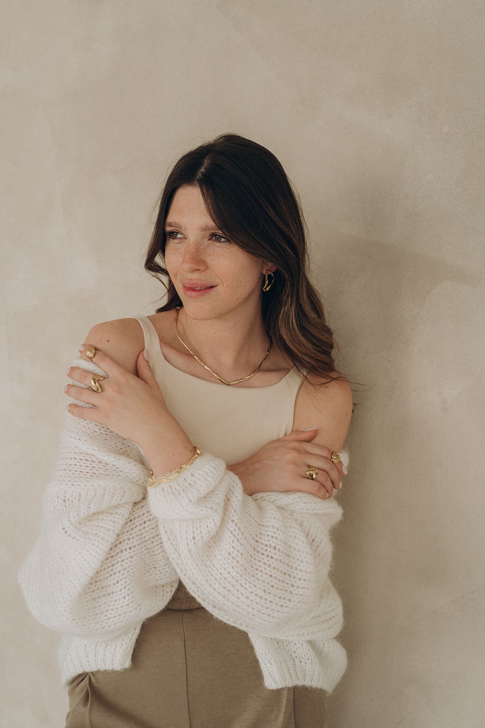 Kolczyki mosiężne tworzone ręcznie.